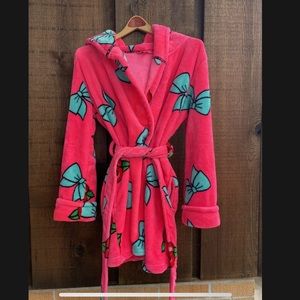 Betsey Johnson Short Soft Plush Fleece Pink Rose Bow Robe Girls XS/S EUC